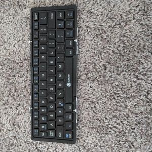 Folding Bluetooth Keyboard for smart phone or tablet